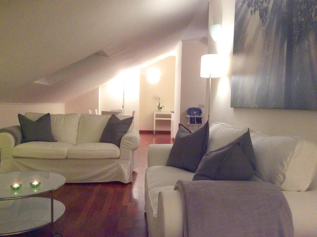 Apartment La Mansarda Альба Номер фото