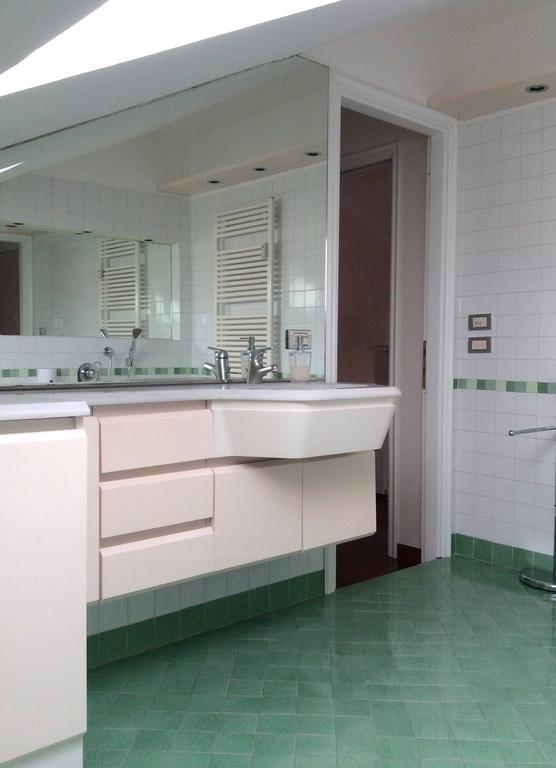 Apartment La Mansarda Альба Номер фото
