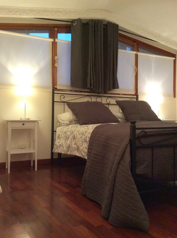 Apartment La Mansarda Альба Номер фото